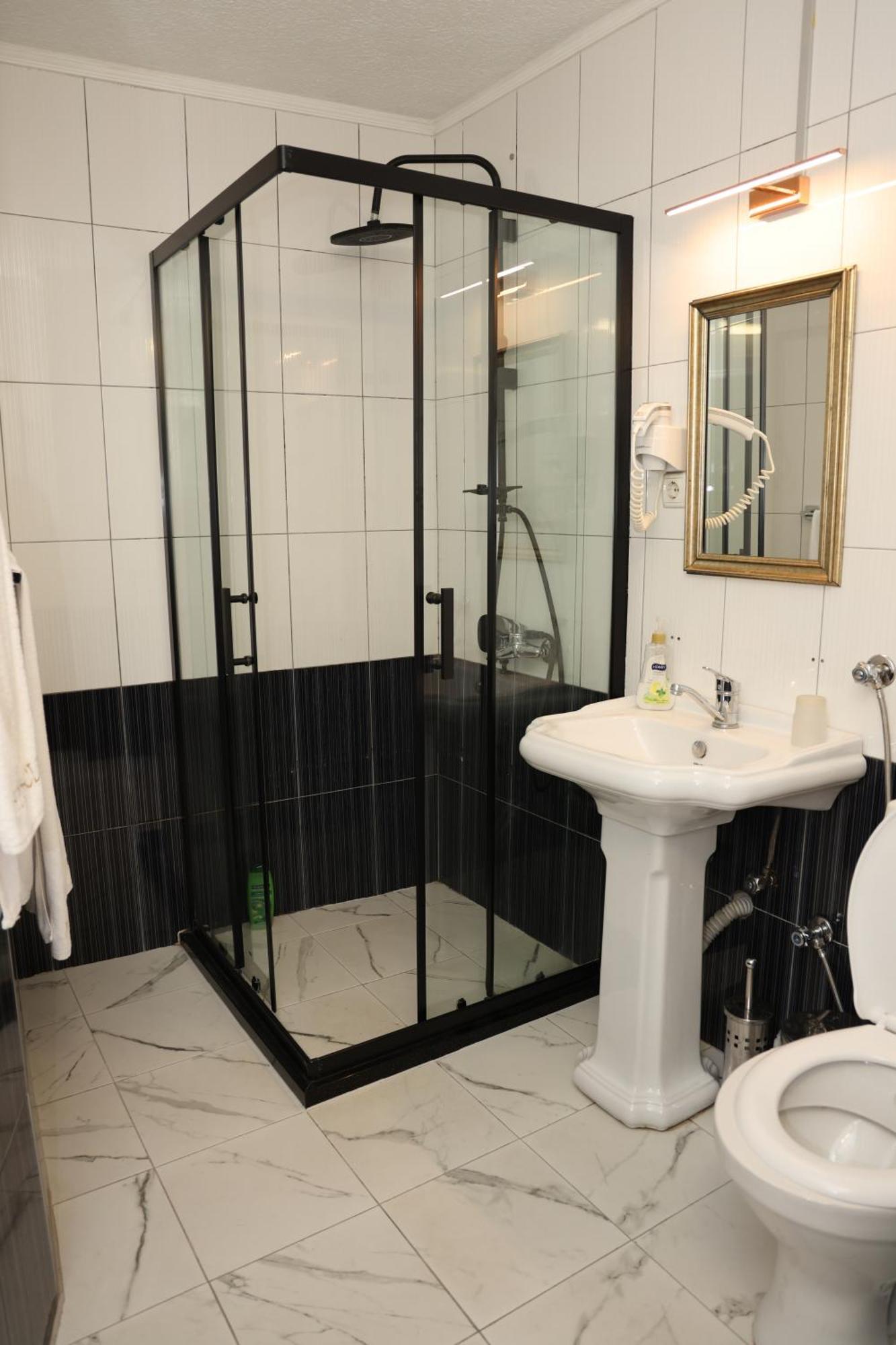 Hotel Cleon Prizren Dış mekan fotoğraf
